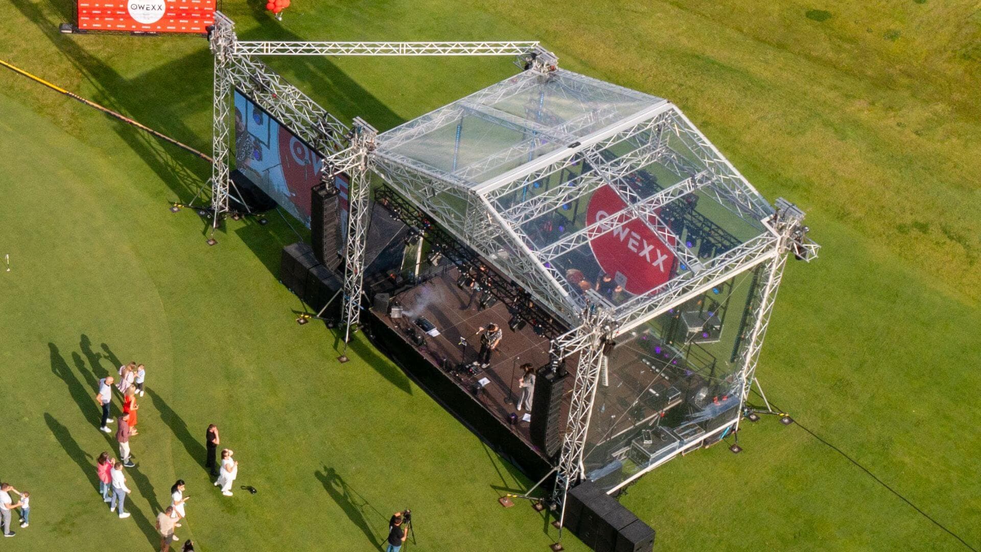 Scenudleje med OWEXX – forbered festen med professionelle