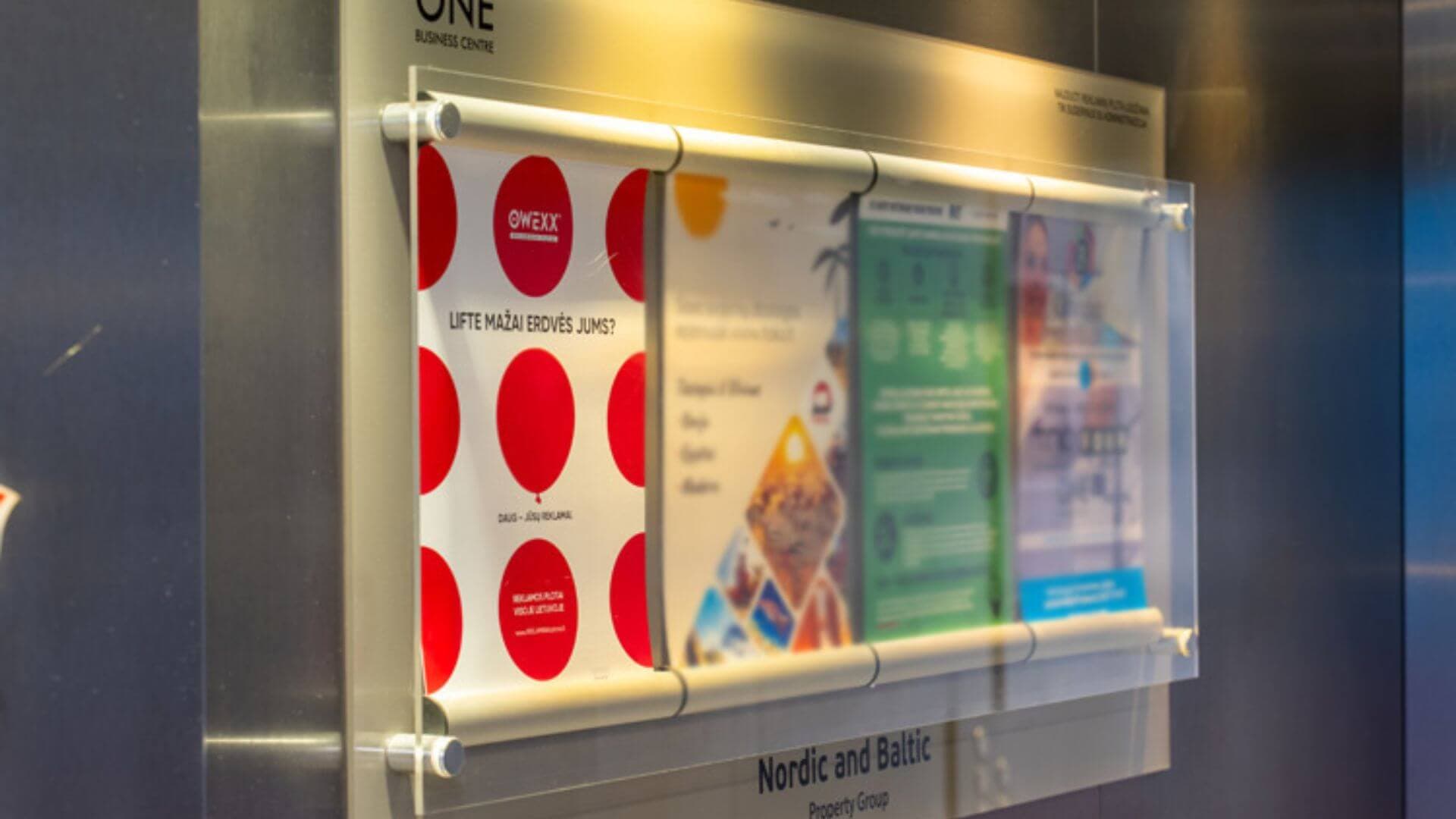 Reklame i erhvervscentre med OWEXX – et klart budskab formidlet til et opmærksomt publikum