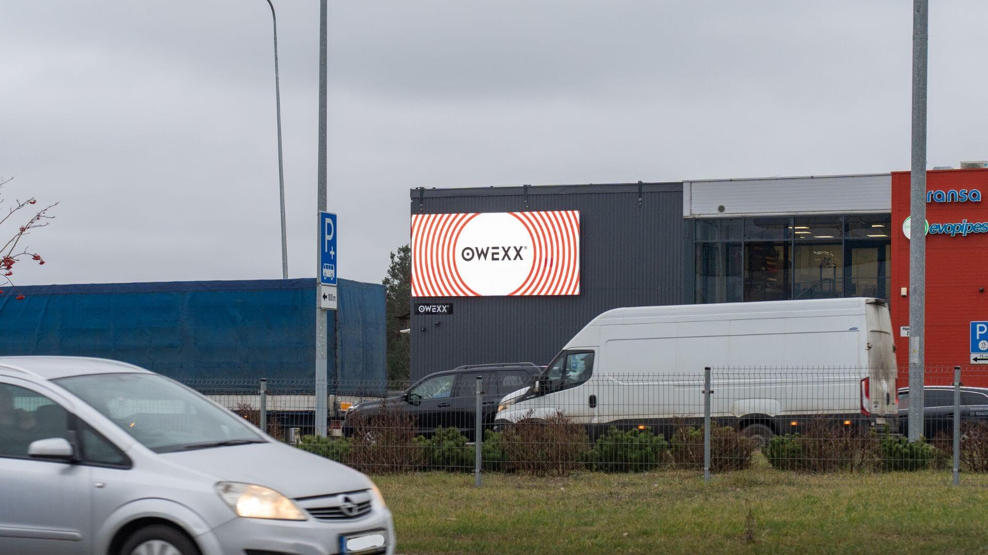 Ny OWEXX udendørsskærm i Vilnius – "Vilnius Outlet"
