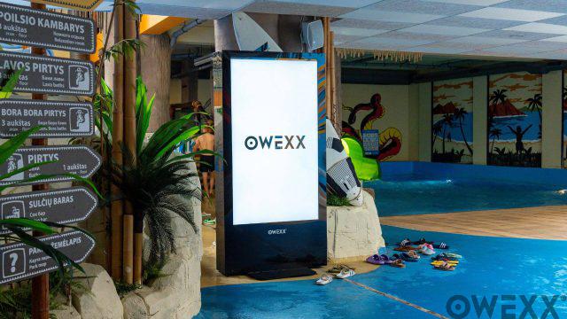 OWEXX siūlomi reklaminiai plotai „Vichy“ vandens parke: reklama amžinos vasaros apsuptyje