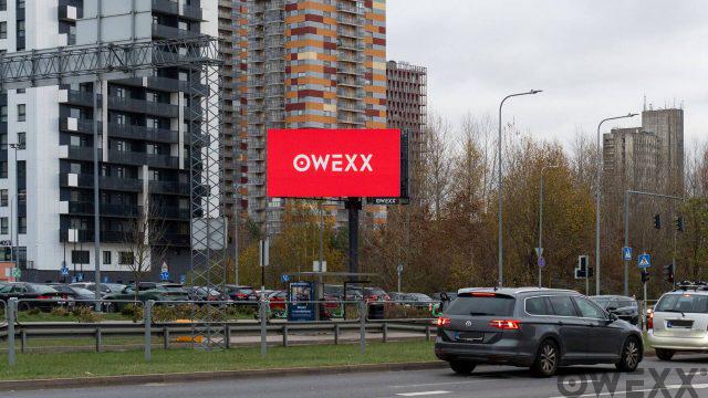 Naujas OWEXX lauko ekranų tinklo ekranas Vilniuje „Spaudos rūmai“
