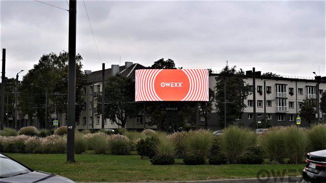 OWEXX lauko ekranų tinklas Kaune: moderni reklamos medija ir daugiatūkstantinė auditorija