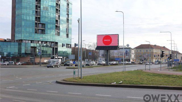 OWEXX lauko ekranų tinklas Klaipėdoje: ryški reklama uostamiestyje