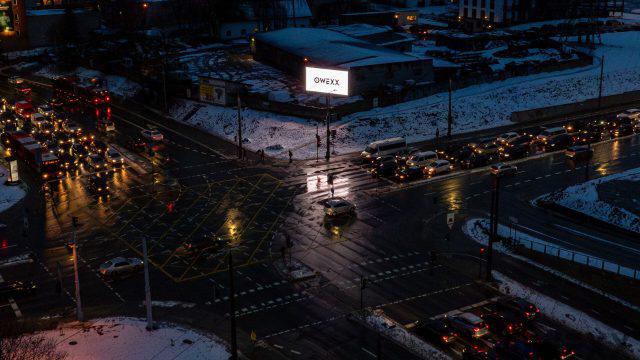 OWEXX lauko ekranų tinklas: ryški reklama, didelė auditorija ir kokybė