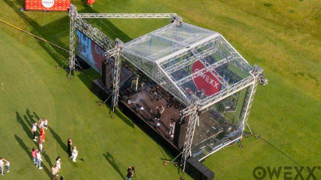 Scenų nuoma su OWEXX – pasiruošimas šventei su profesionalais